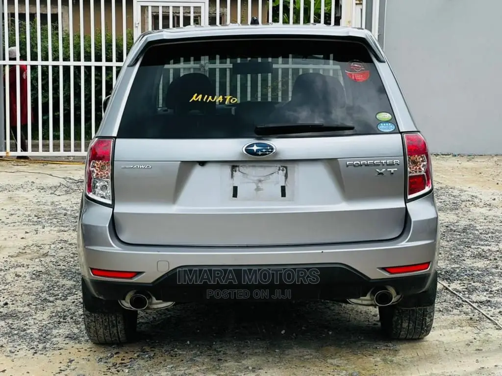 Subaru Forester 2010 Silver