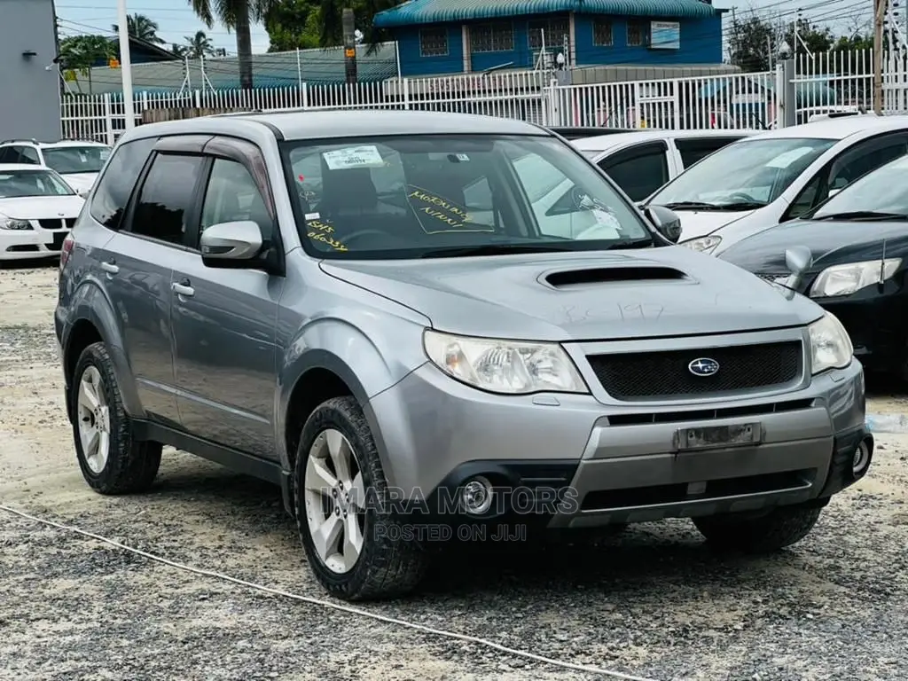 Subaru Forester 2010 Silver