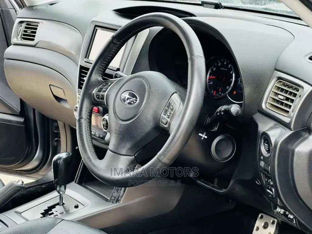 Subaru Forester 2010 Silver