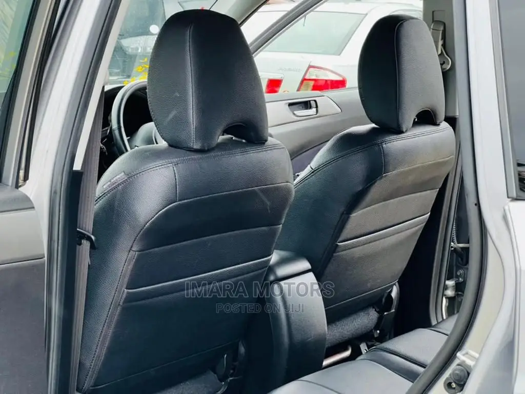 Subaru Forester 2010 Silver