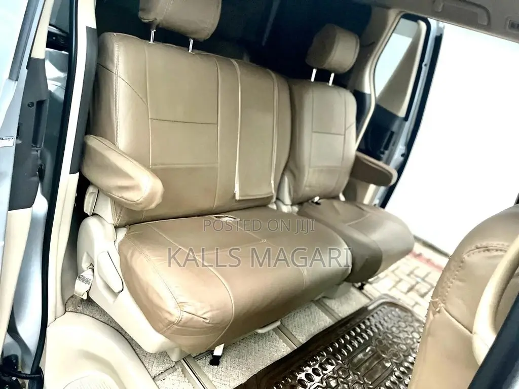 Toyota Alphard 2005 Silver