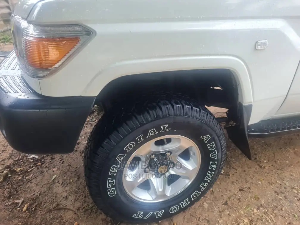 Toyota Land Cruiser 2008 White