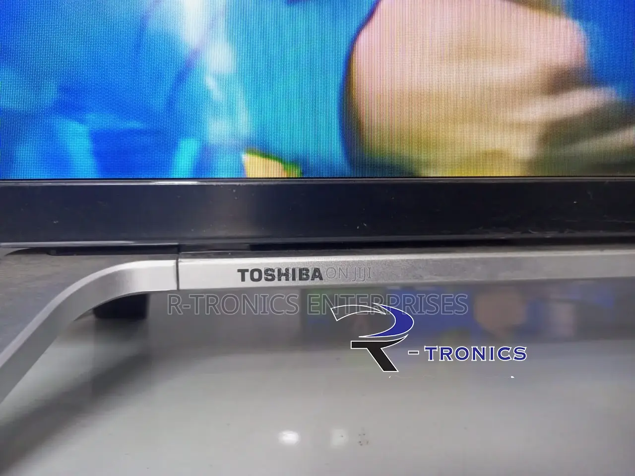 Toshiba 49-Inch LED TV - Black