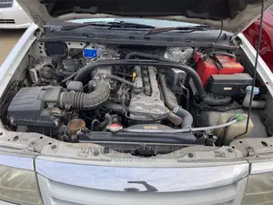 Suzuki Escudo 2004 Pearl