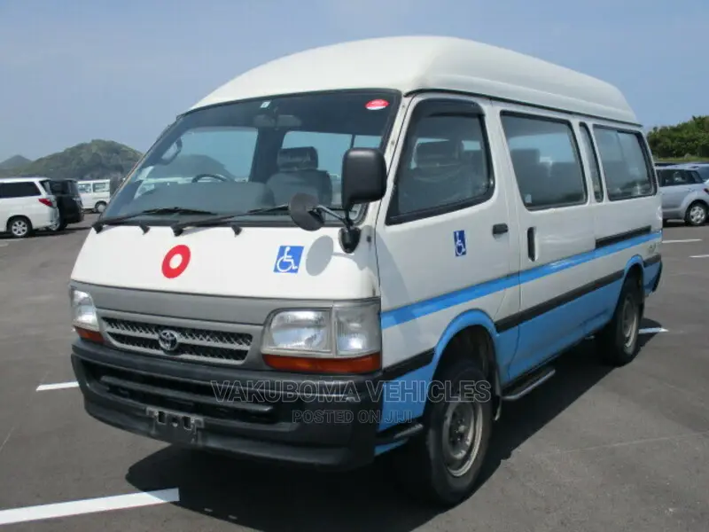Toyota HiAce 2004 White
