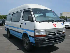 Toyota HiAce 2004 White