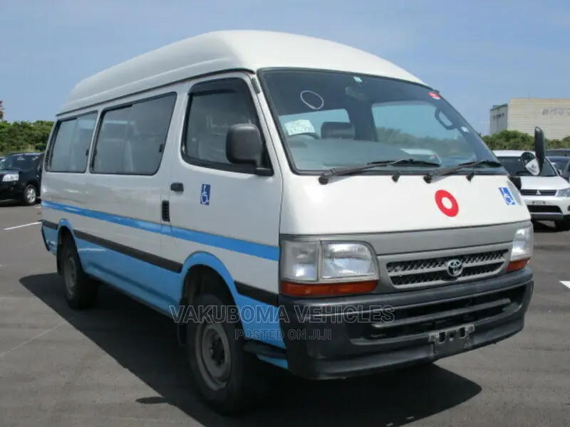 Toyota HiAce 2004 White