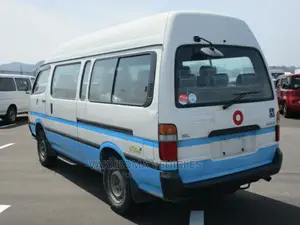 Toyota HiAce 2004 White