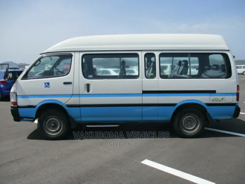 Toyota HiAce 2004 White