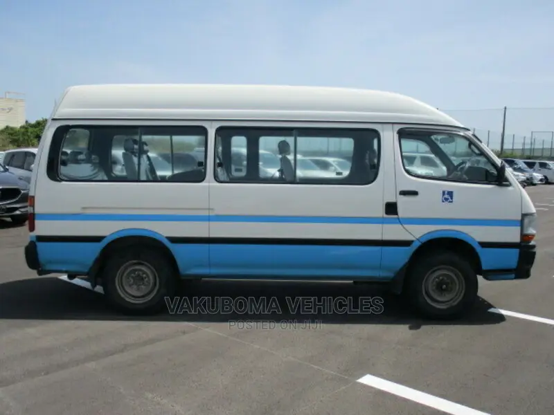 Toyota HiAce 2004 White