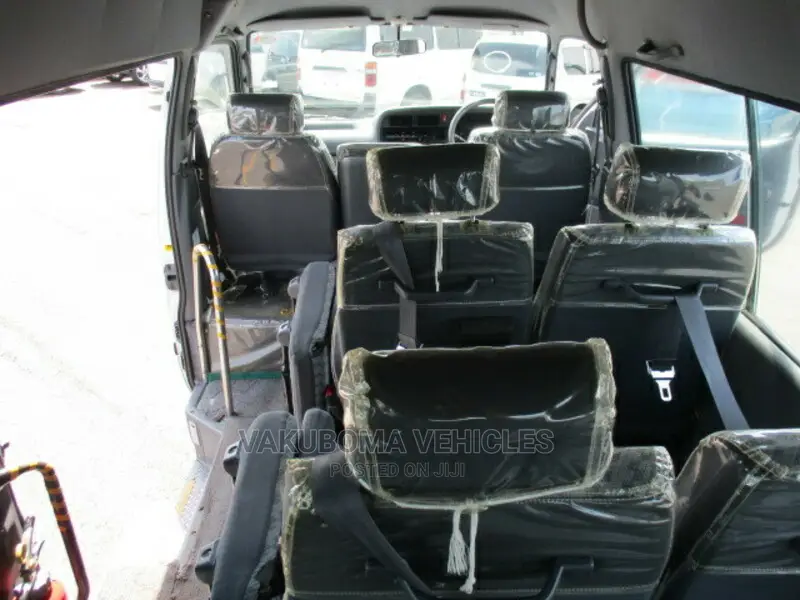 Toyota HiAce 2004 White