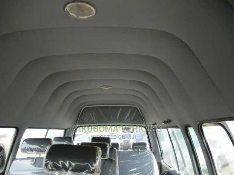Toyota HiAce 2004 White