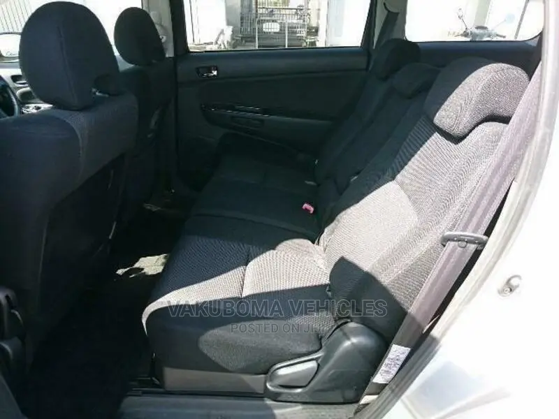 Toyota Wish 2003 Silver
