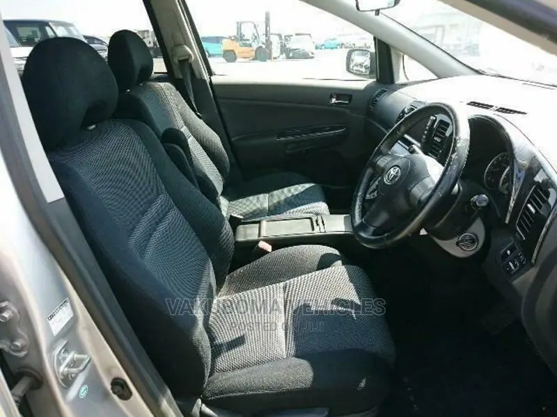 Toyota Wish 2003 Silver