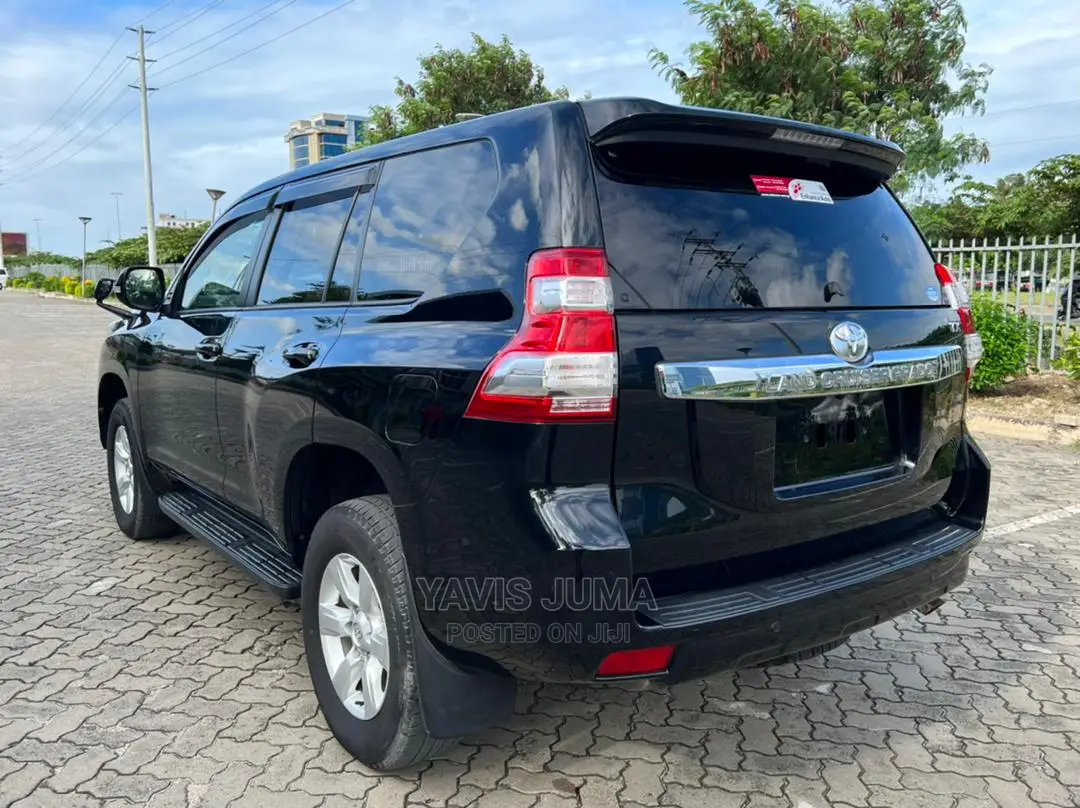 Toyota Land Cruiser Prado 2016 Black
