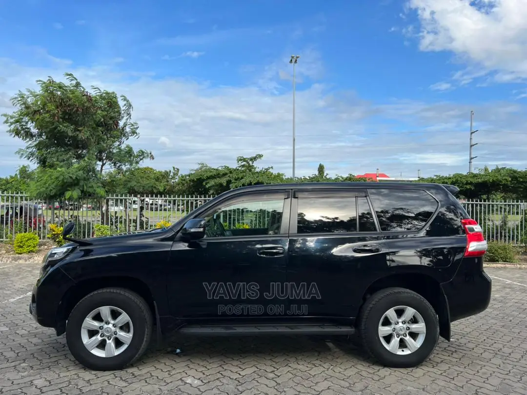 Toyota Land Cruiser Prado 2016 Black