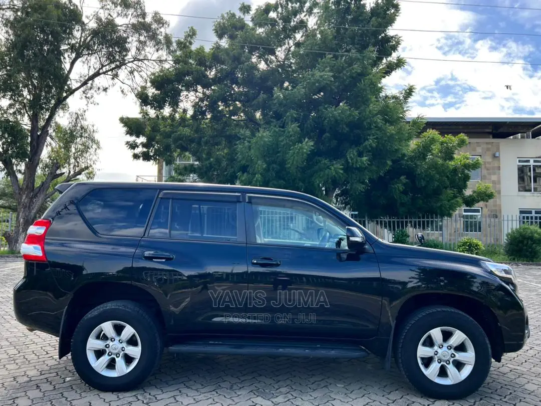 Toyota Land Cruiser Prado 2016 Black
