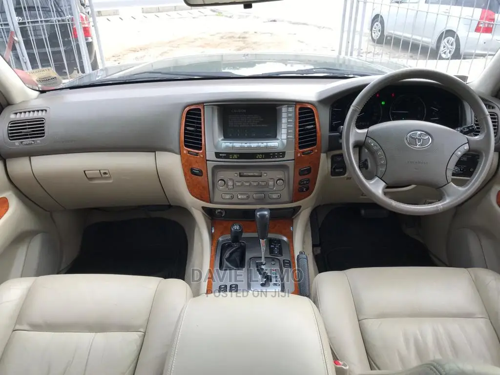 Toyota Land Cruiser 2005 Black