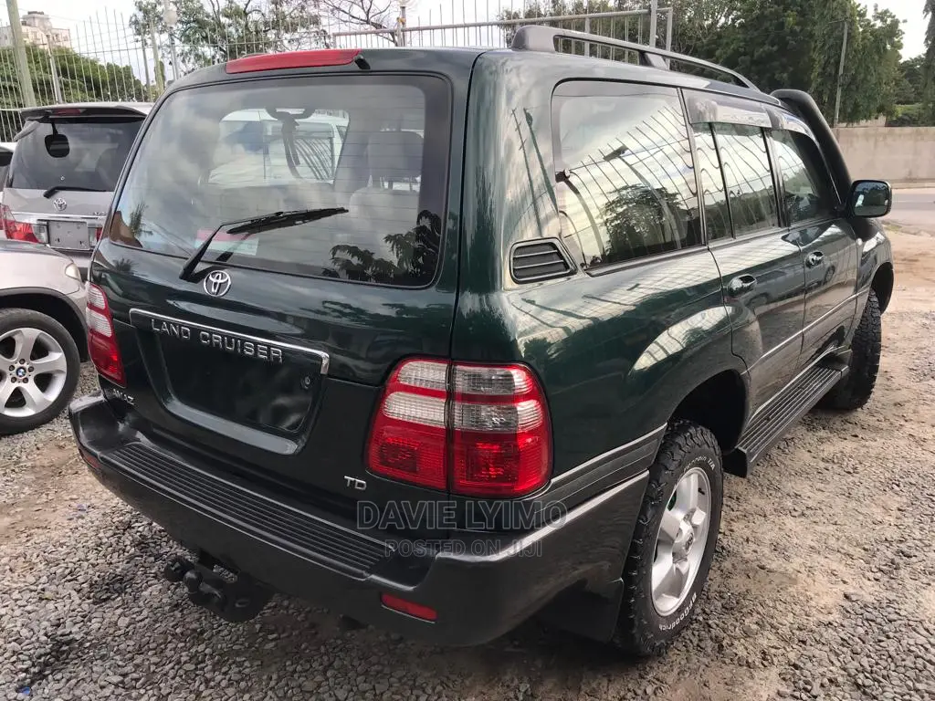 Toyota Land Cruiser 2005 Black