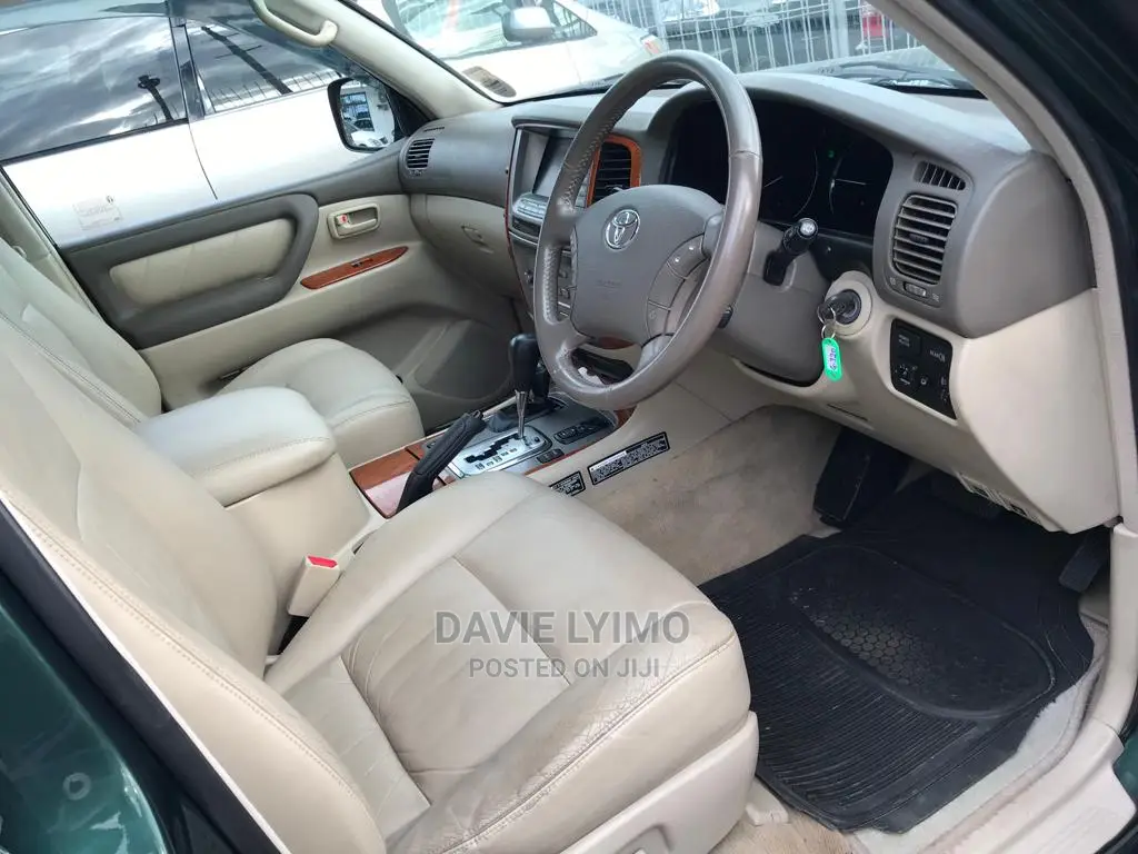 Toyota Land Cruiser 2005 Black