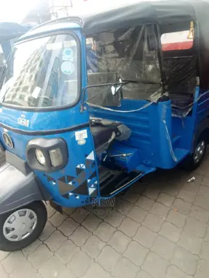 New Bajaj Boxer 2018 Blue
