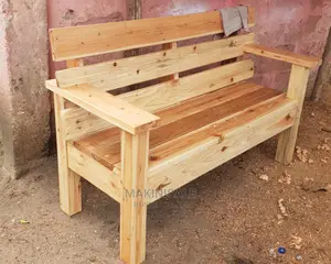 Benchi Nzuri Sana La Kukalia Bei Yetu Ni Poa Sana