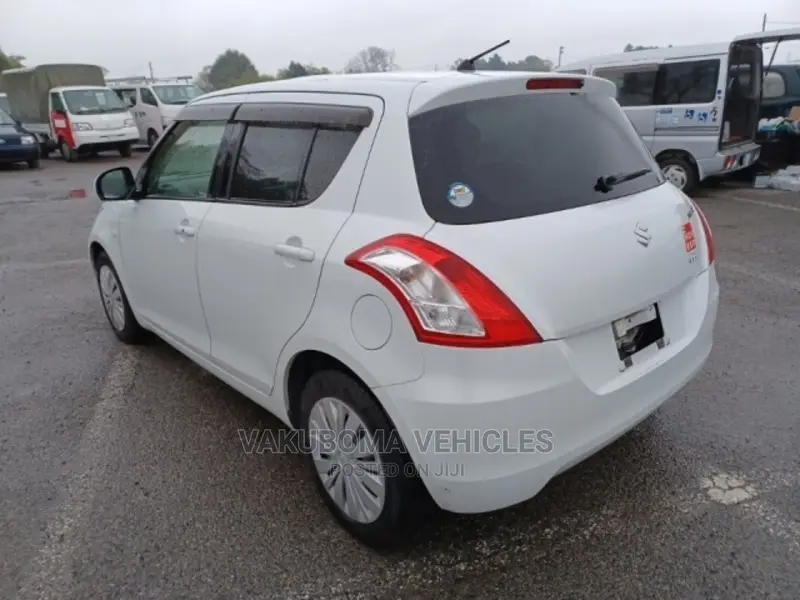 Suzuki Swift 2015 Pearl