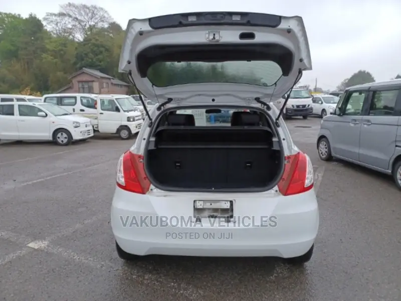 Suzuki Swift 2015 Pearl