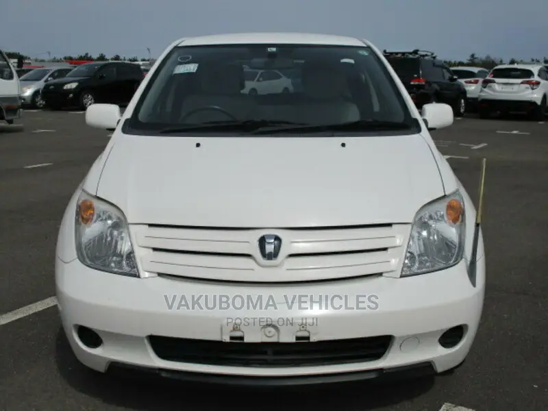 Toyota IST 2003 White