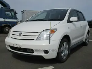 Toyota IST 2003 White