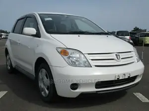 Toyota IST 2003 White