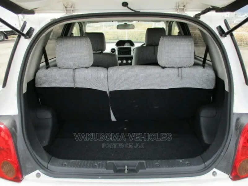 Toyota IST 2003 White