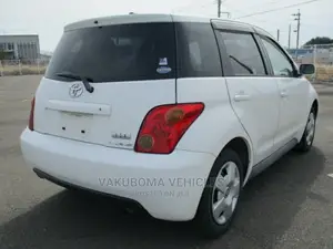 Toyota IST 2003 White