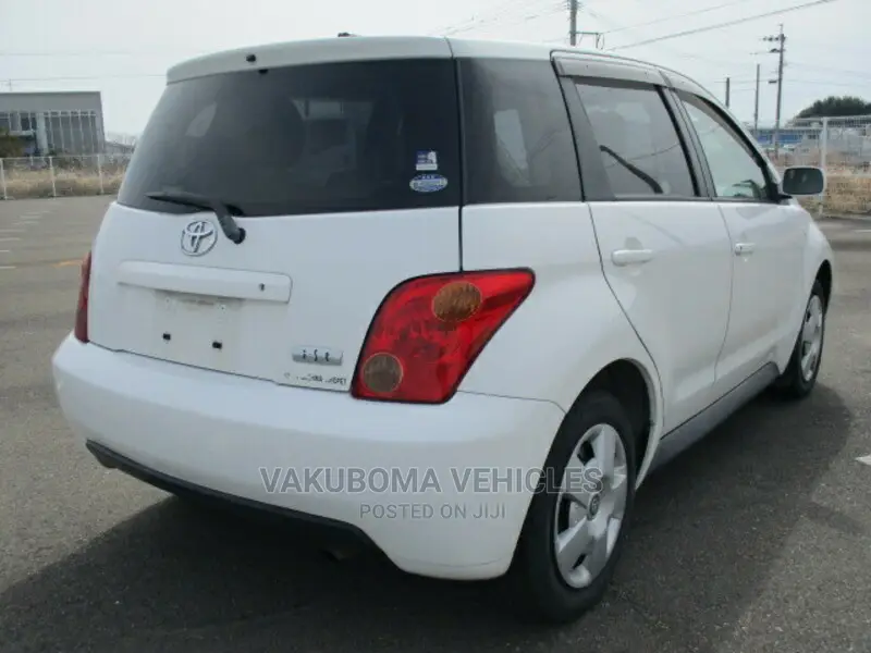 Toyota IST 2003 White