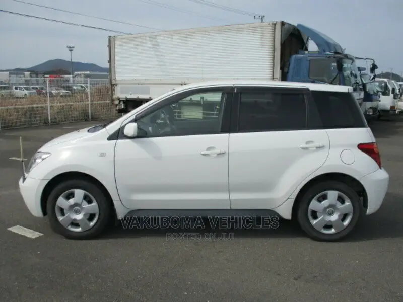 Toyota IST 2003 White