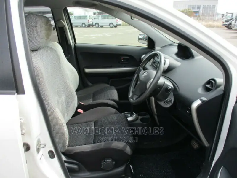 Toyota IST 2003 White