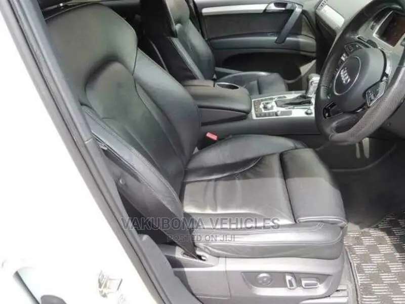 Audi Q7 2012 Pearl