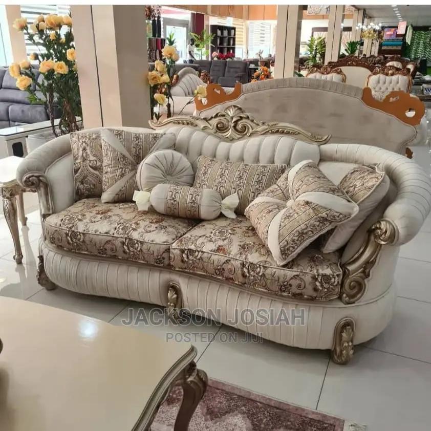 Queen Sofa Design