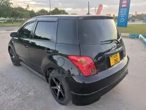 Toyota IST 2004 Black