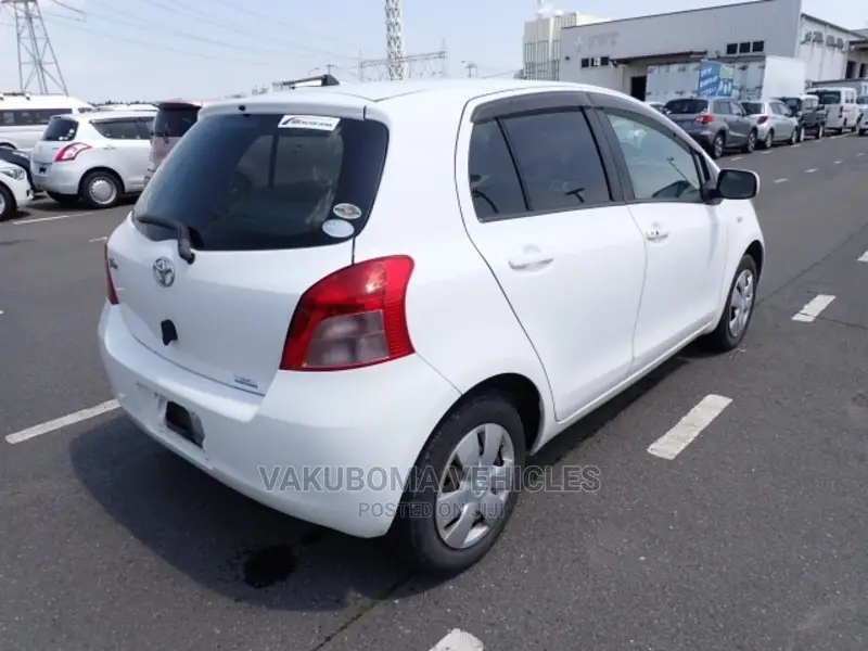 Toyota Vitz 2006 White