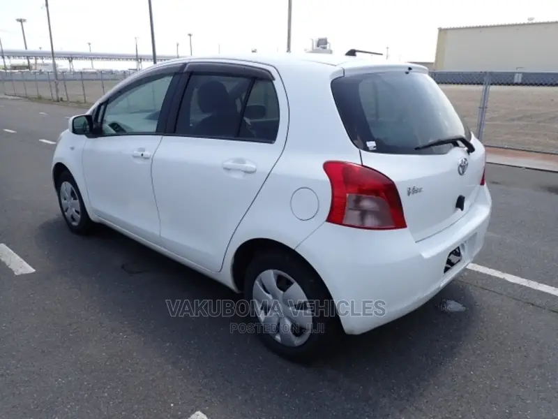 Toyota Vitz 2006 White