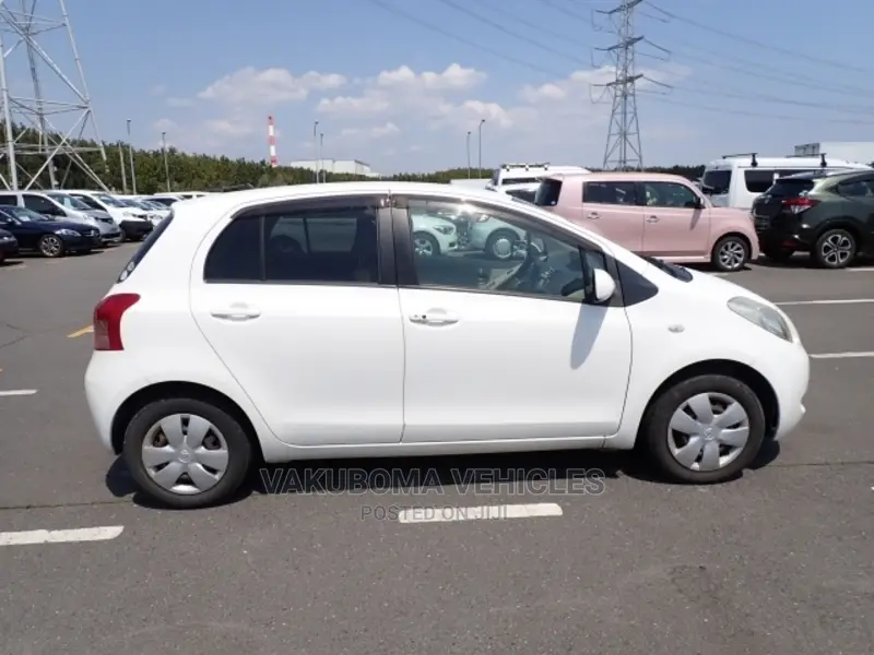 Toyota Vitz 2006 White
