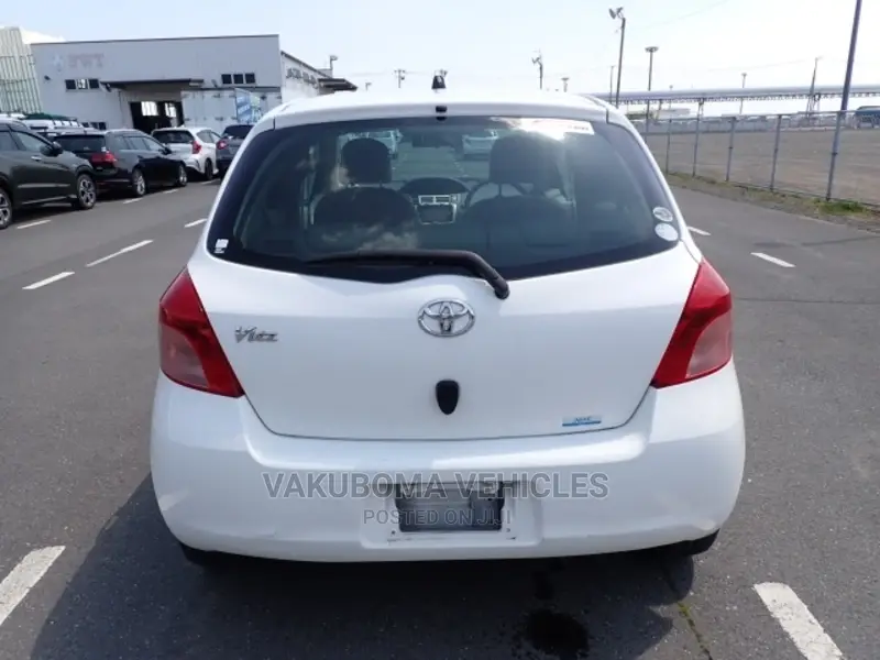 Toyota Vitz 2006 White