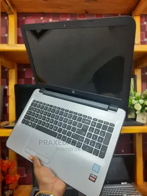 Laptop HP 15-Dy1032wm 8GB Intel Core I7 HDD 500GB