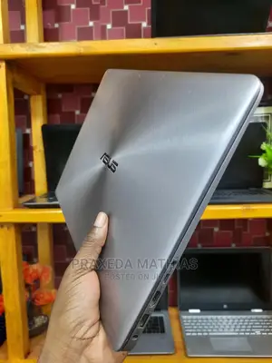 Laptop Asus ASUSPRO B9440UA 4GB Intel Core I3 SSD 256GB