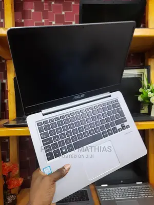 Laptop Asus ASUSPRO B9440UA 4GB Intel Core I3 SSD 256GB