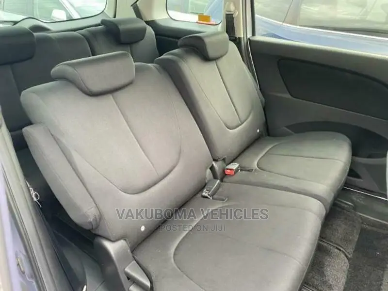 Mazda Biante 2011 Silver
