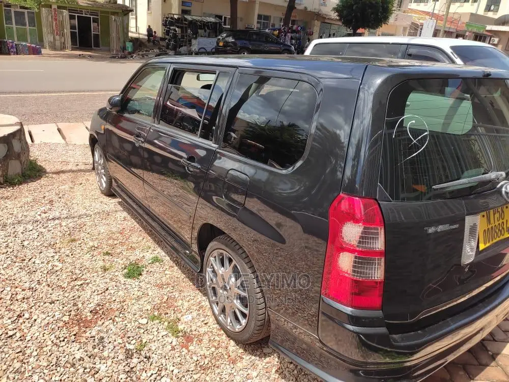 Toyota Succeed 2004 Black