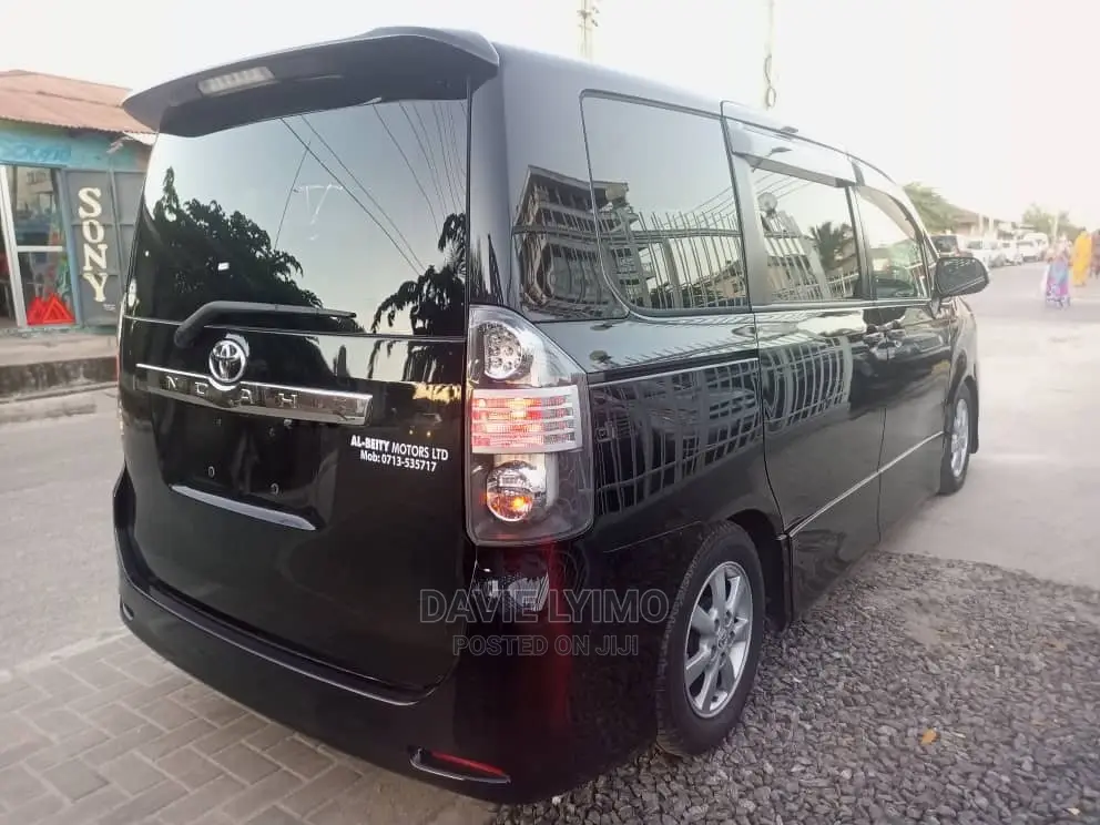 Toyota Noah 2007 Black