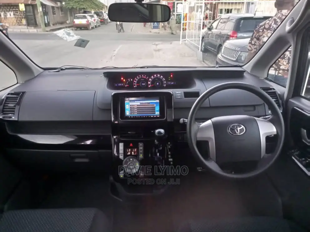 Toyota Noah 2007 Black